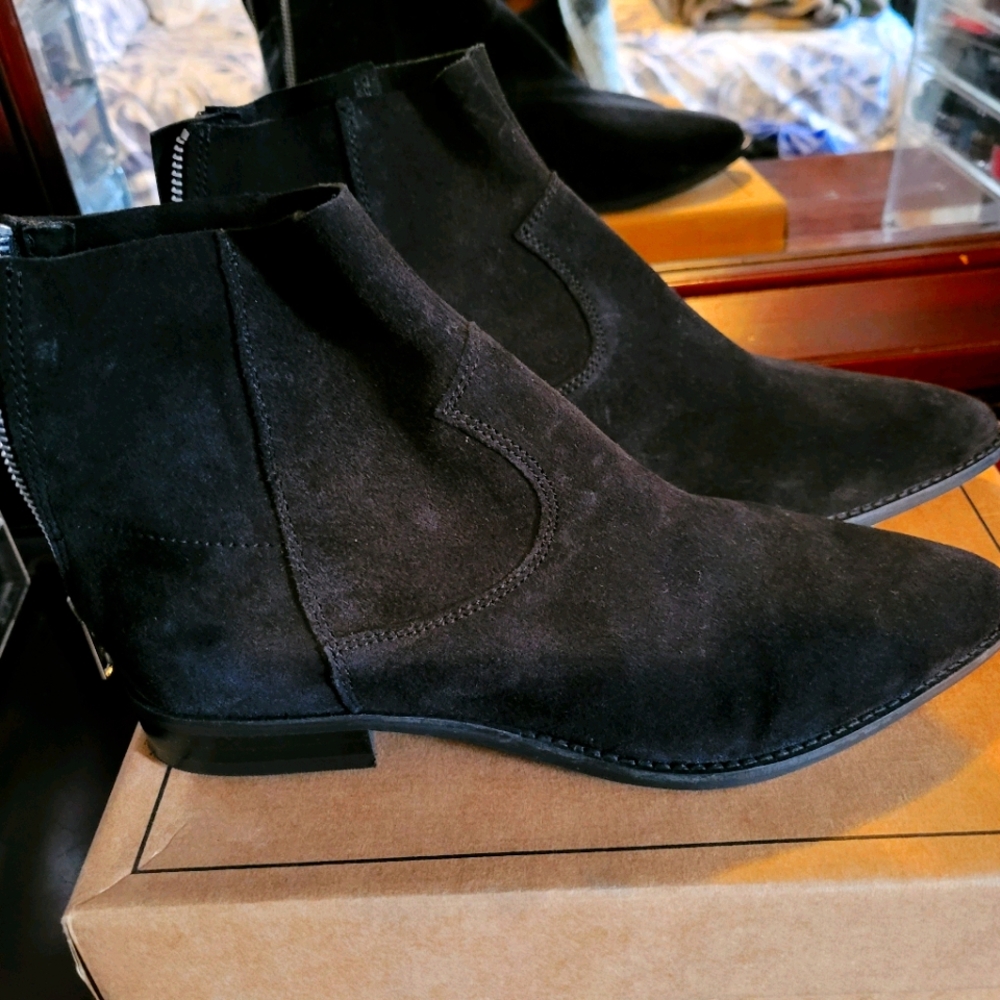Chelsea boots